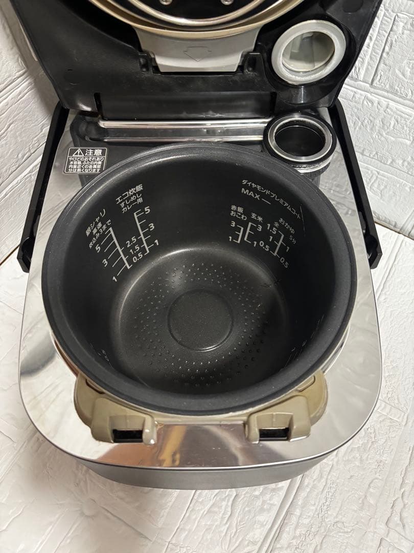 Panasonicスチーム&可変圧力ジャー炊飯器SR-VSX108 Wおどり炊き