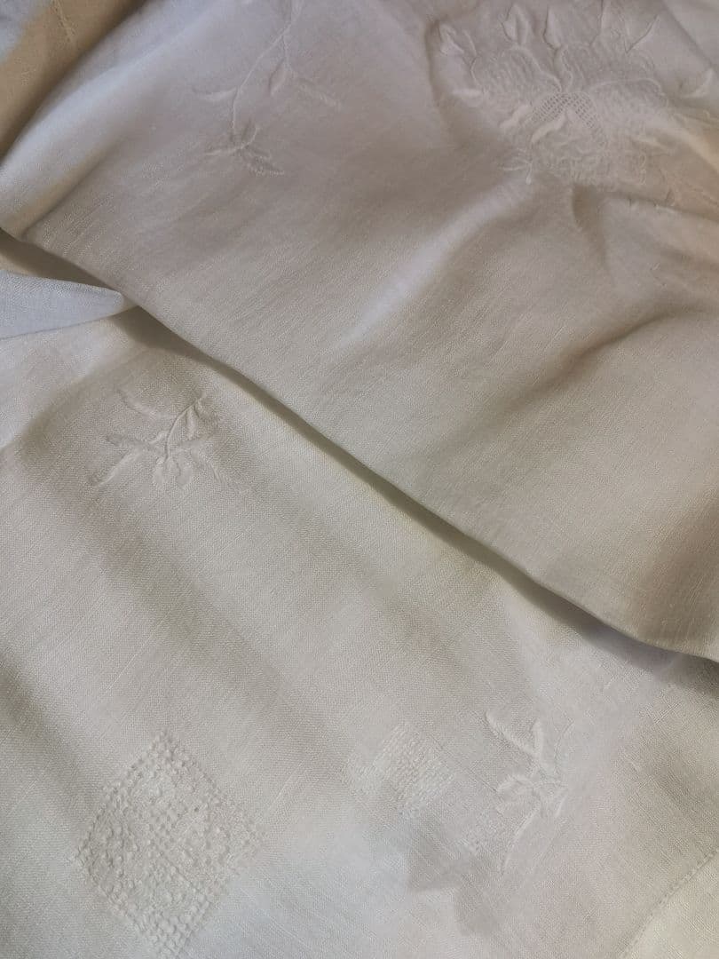 アンティークニードルワーク 昆虫＆薔薇刺繍フィレレース 大判シアークロスカーテン