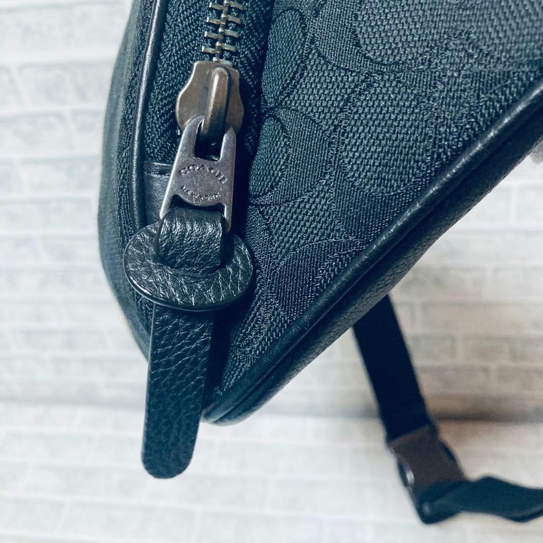 【美品】　COACH ウエストポーチ　ボディバッグ　トンプソン シグネチャー