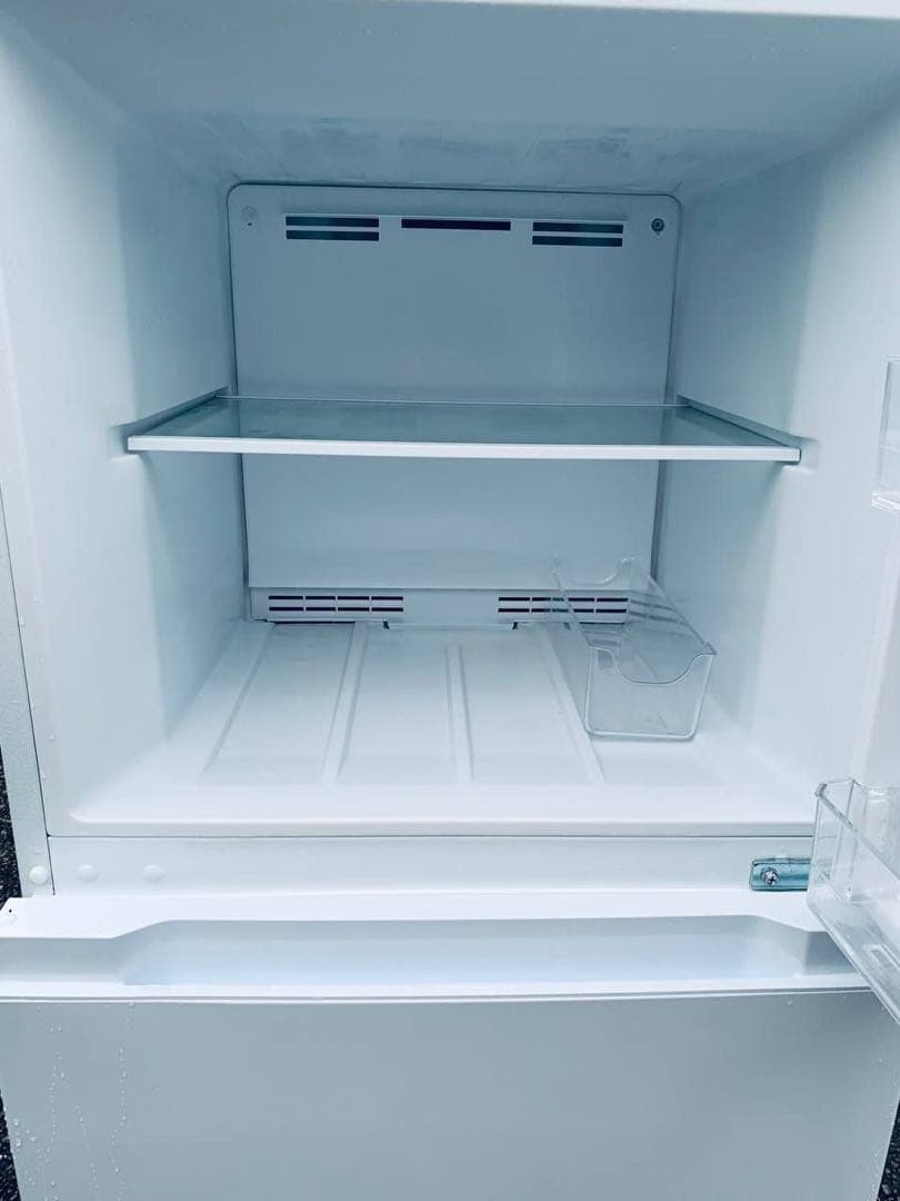 送料設置無料　ワールプールジャパン ノンフロン冷凍冷蔵庫　YRZ-F23H1