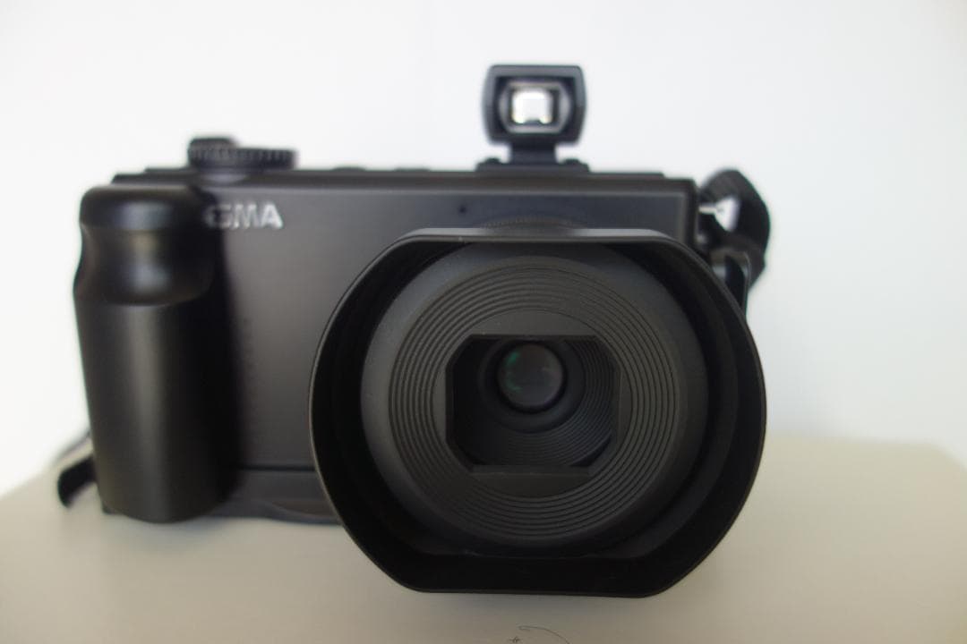 SIGMA DP2 Merrill　デジタルカメラ　元箱・ビューファインダー付