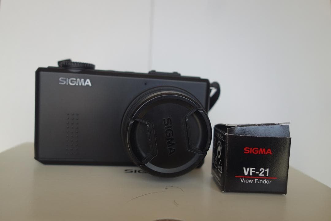 SIGMA DP2 Merrill　デジタルカメラ　元箱・ビューファインダー付