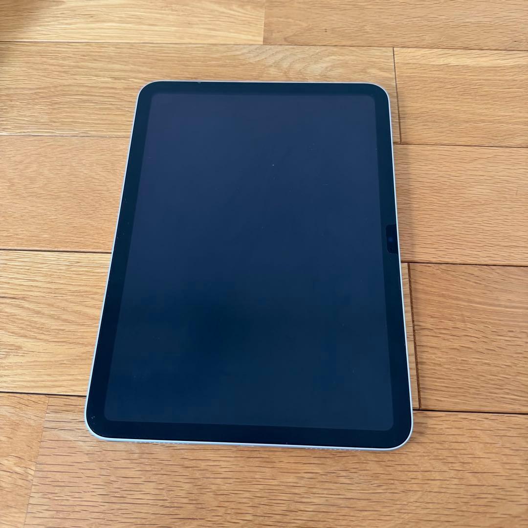 iPad 代10世代 64GB シルバー ケース付き フィルム貼り済