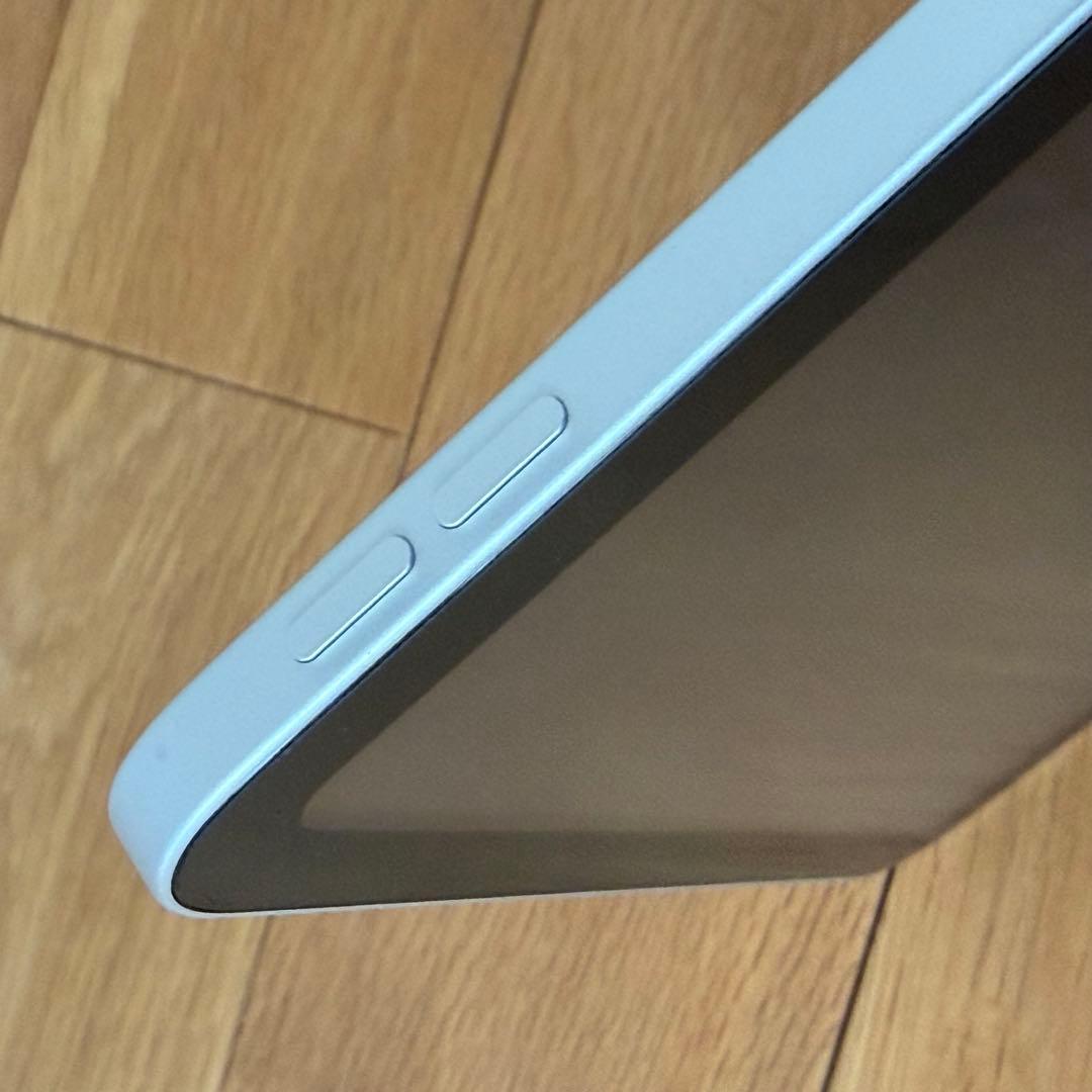 iPad 代10世代 64GB シルバー ケース付き フィルム貼り済