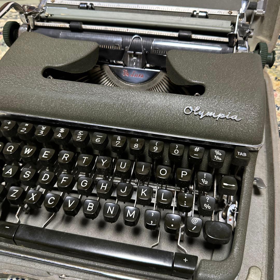 〈最終価格〉オリンピア　ウェルク社　タイプライター　アンティーク