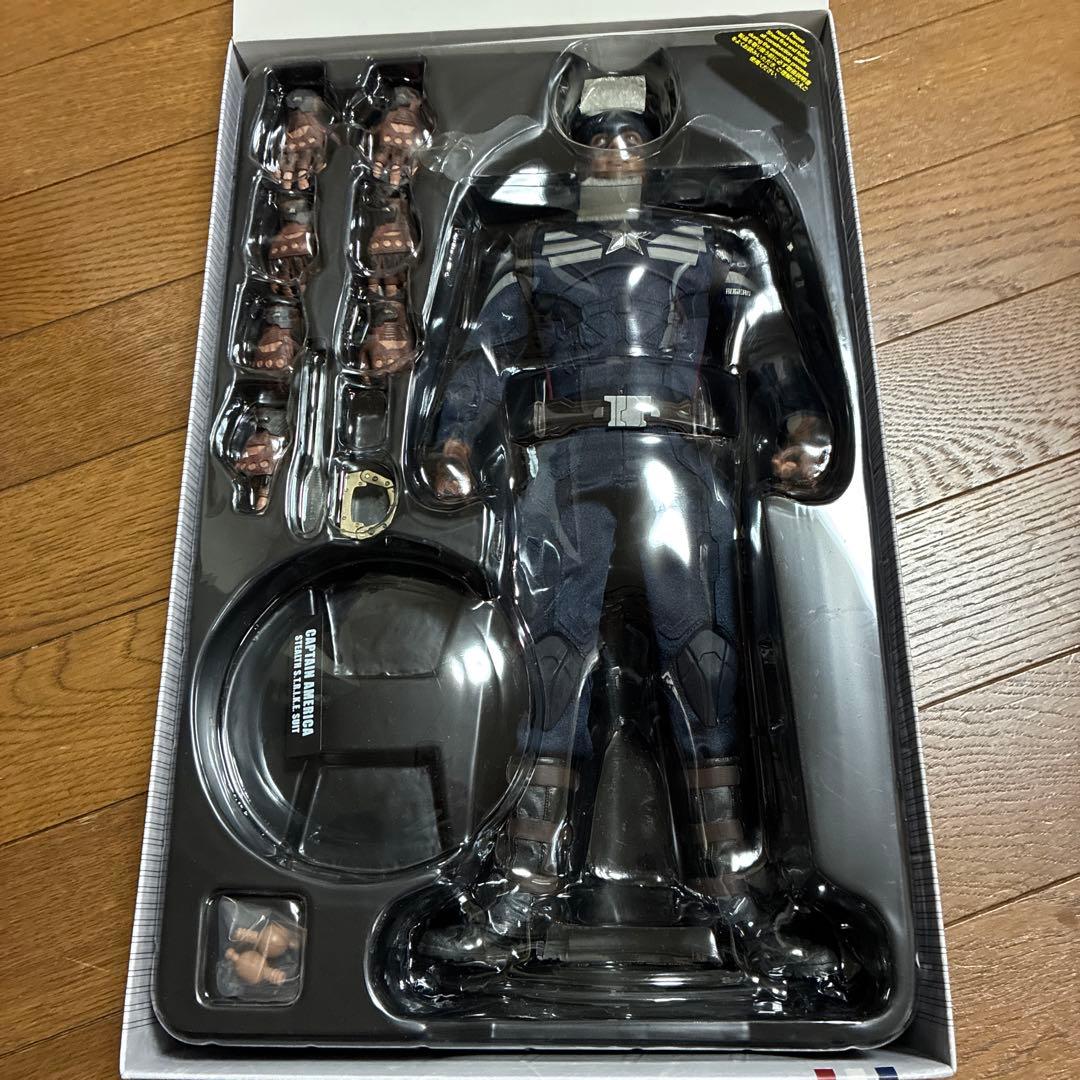 HOT TOYS キャプテン・アメリカ THE WINTER SOLDIER