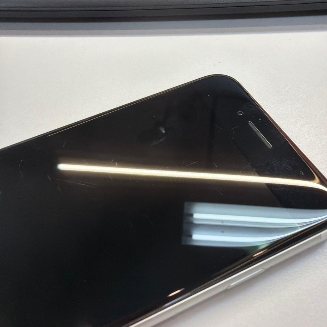 訳あり iPhone SE2 64GB ホワイト 85% 電源が落ちることがある