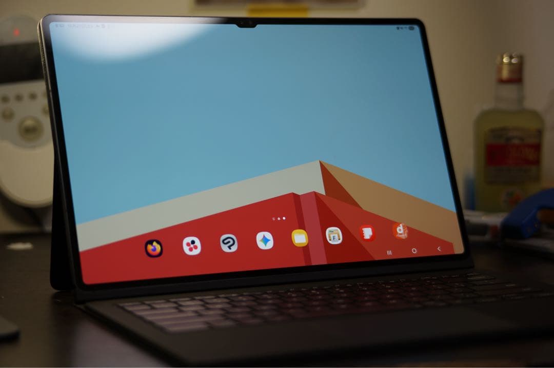Galaxy Tab S8 Ultra本体 Sペン & 純正キーボードカバー付き
