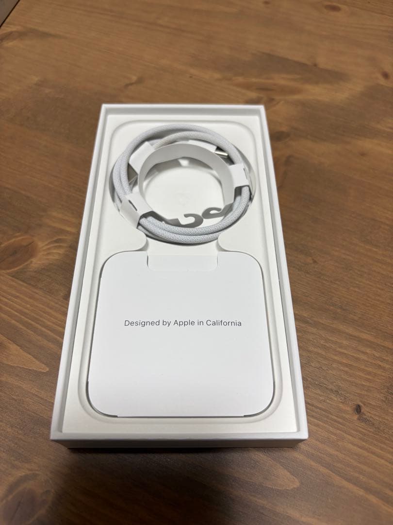 Apple iPhone 15 ブルー　本体,箱,ケーブル