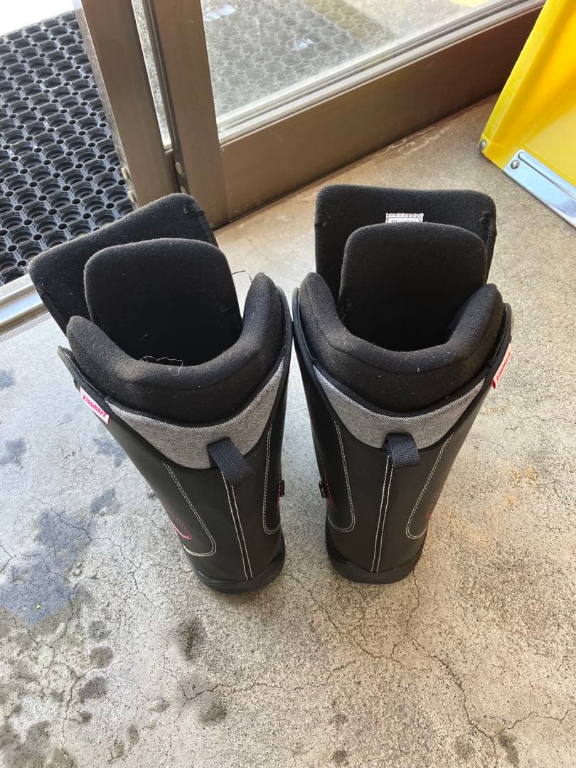 女性用スノーボードブーツ ブラック