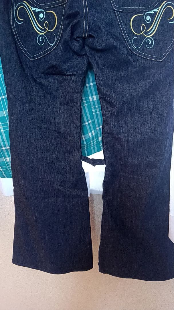 ESTIVO 上下セット スノーボードウェア 女性用 L-Mブーツカットデニム風