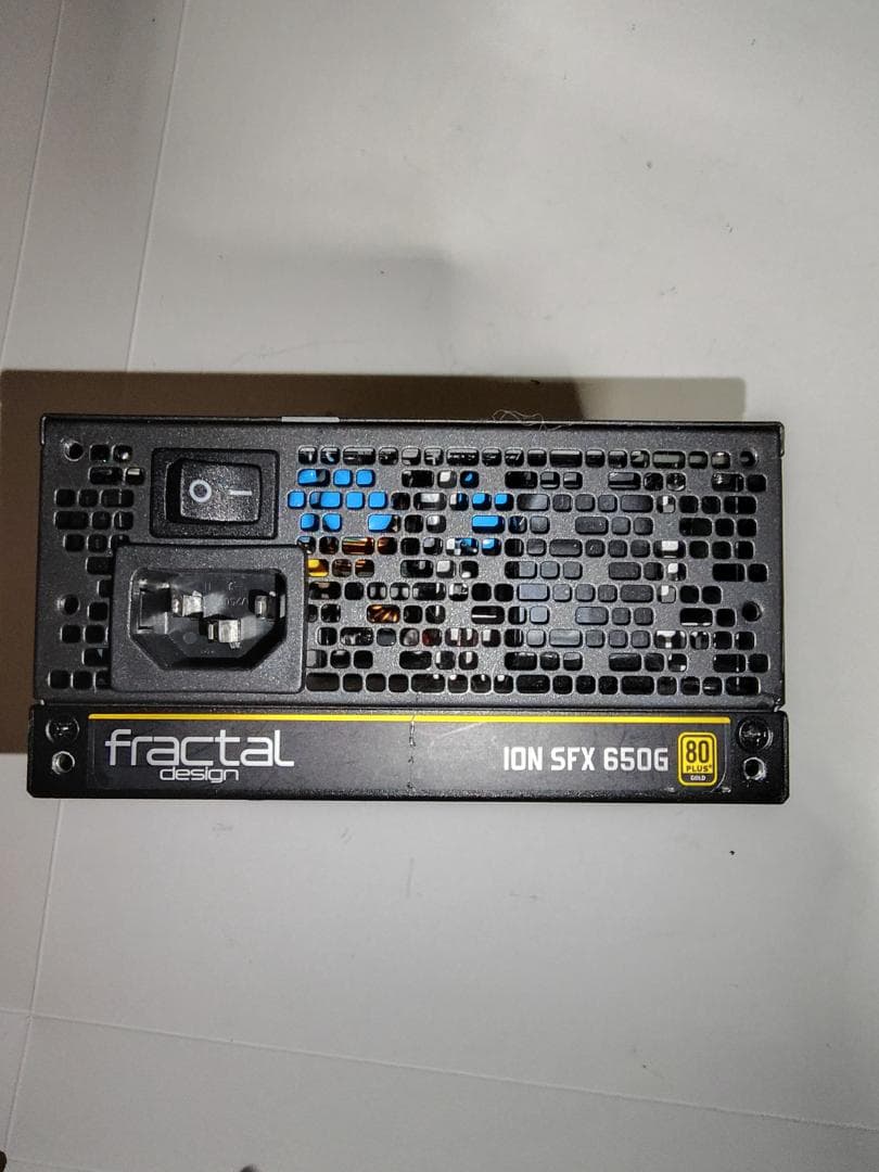 fractal designSFXーL電源　 ION SFX 650G 650W