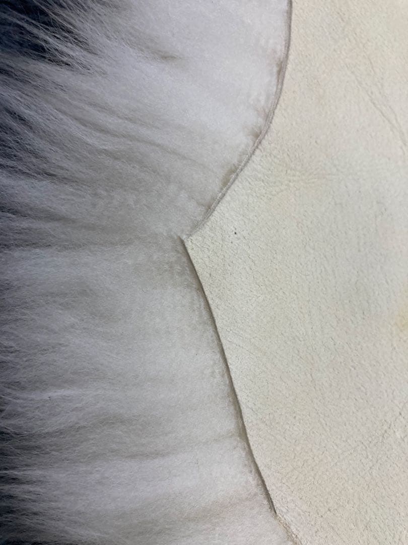 本物ムートンラグ２匹物　羊毛皮　ニュージーランド産　ホワイト