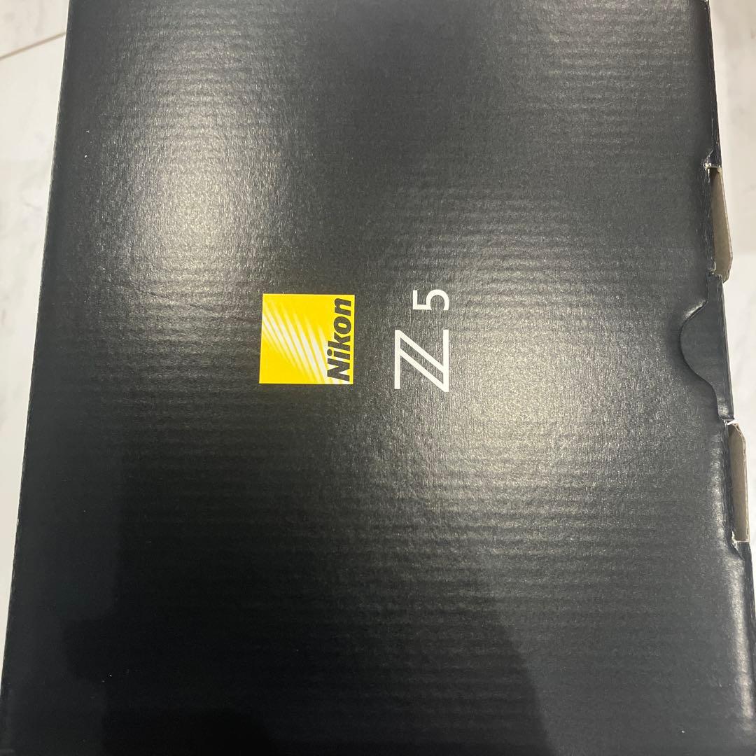 Nikon Z5 ミラーレス一眼カメラ