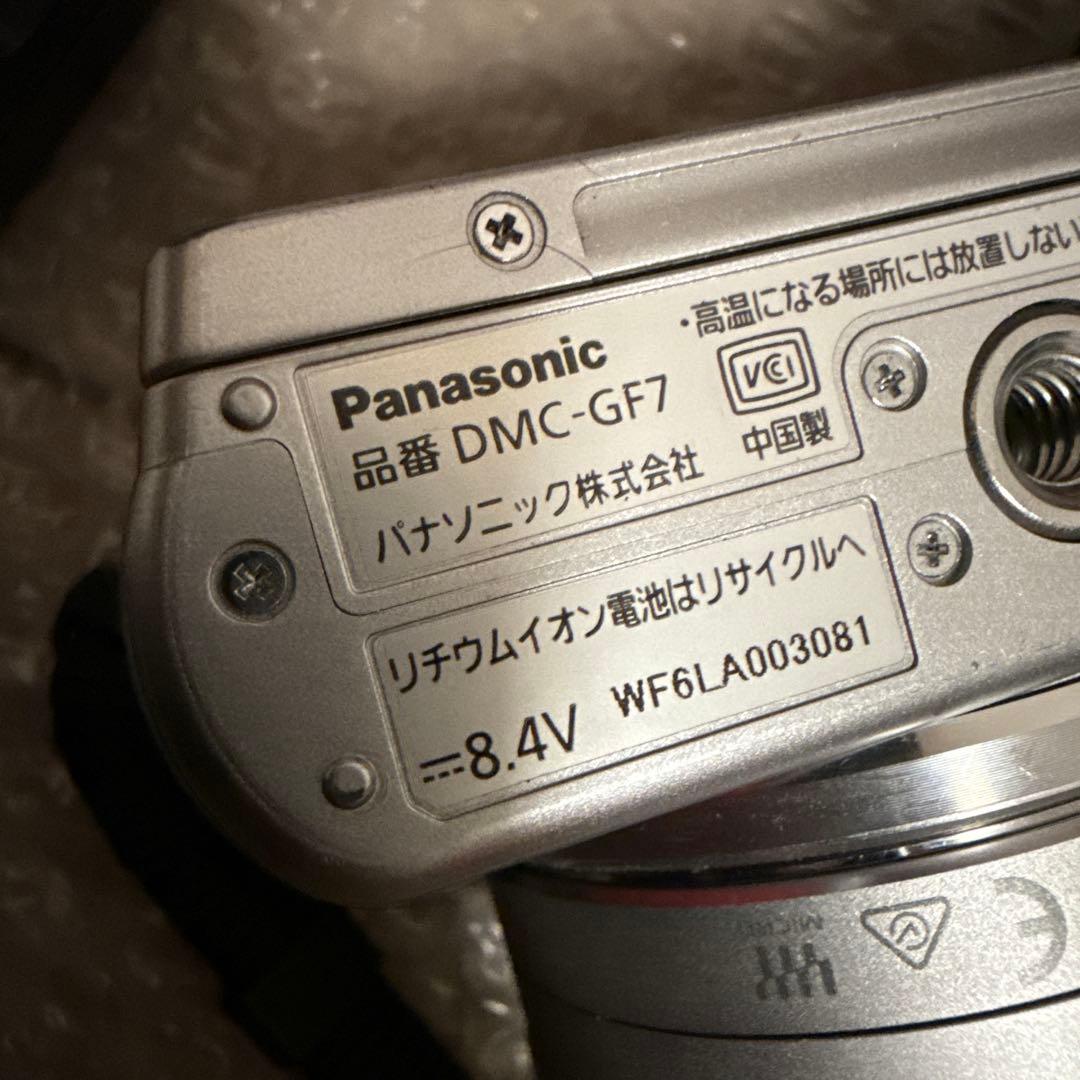 ミラーレス一眼　Panasonic DMC-GF7