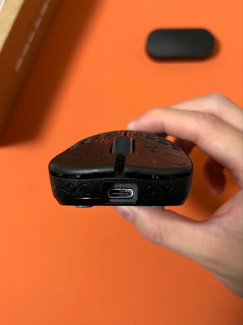 【美品】UNIUS BLACK LOTUS CARBON 8K ゲーミングマウス