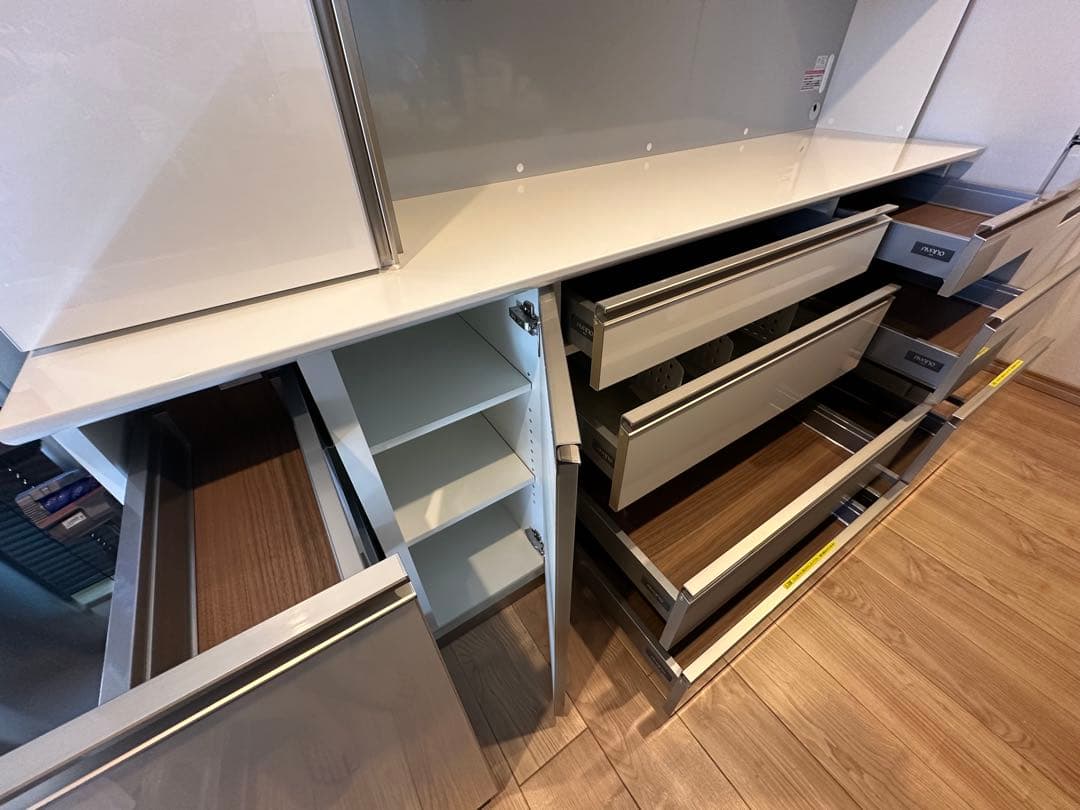 綾乃製作所　AXベイシス　パールホワイトキッチンカウンター　8月2日20時まで