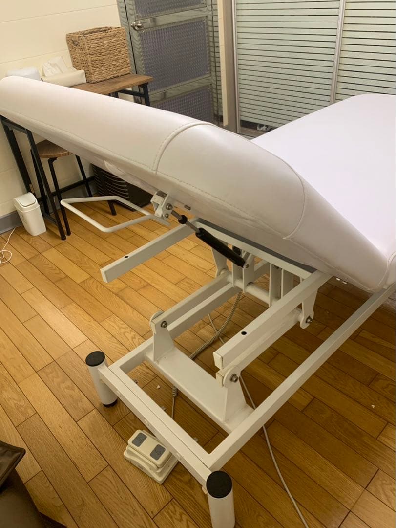 電動マッサージベッド