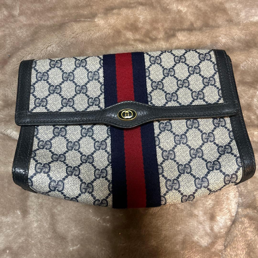 GUCCI GGキャンバスクラッチバッグ