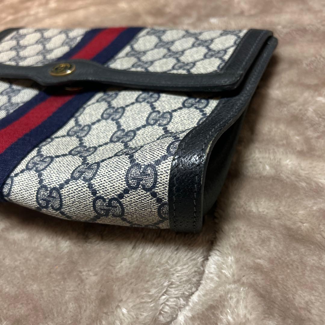 GUCCI GGキャンバスクラッチバッグ