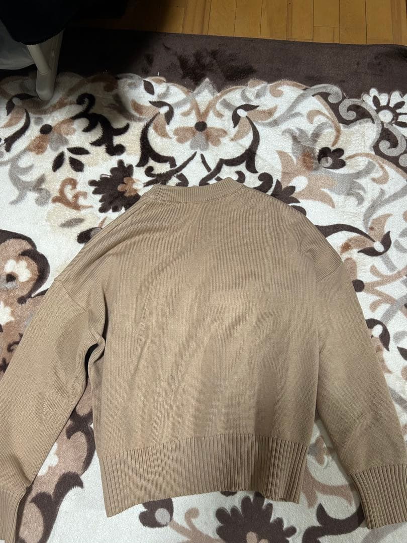 AMI PARISベージュ ニットセーター アミパリス