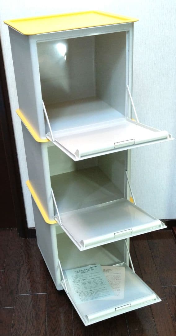 タッパーウェア　 マルチオーガナイザー　ドア付き3段　＋　キャスター付パレット