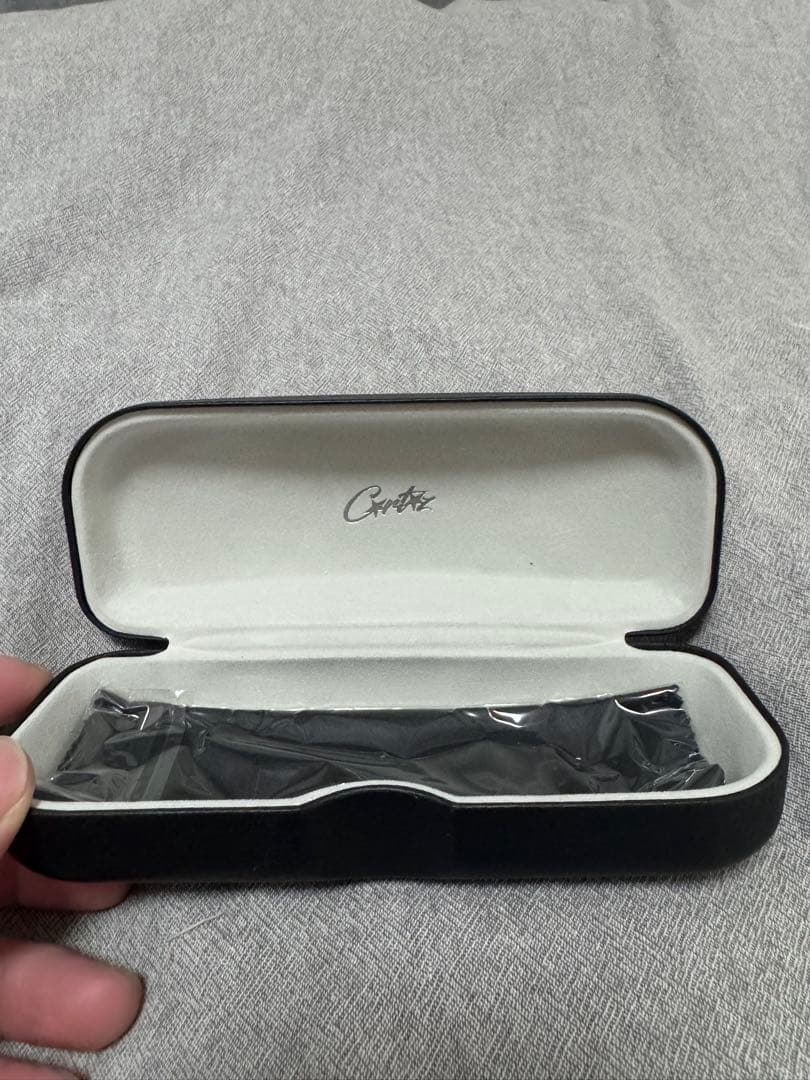 corteiz ブラック サングラス ケース付き