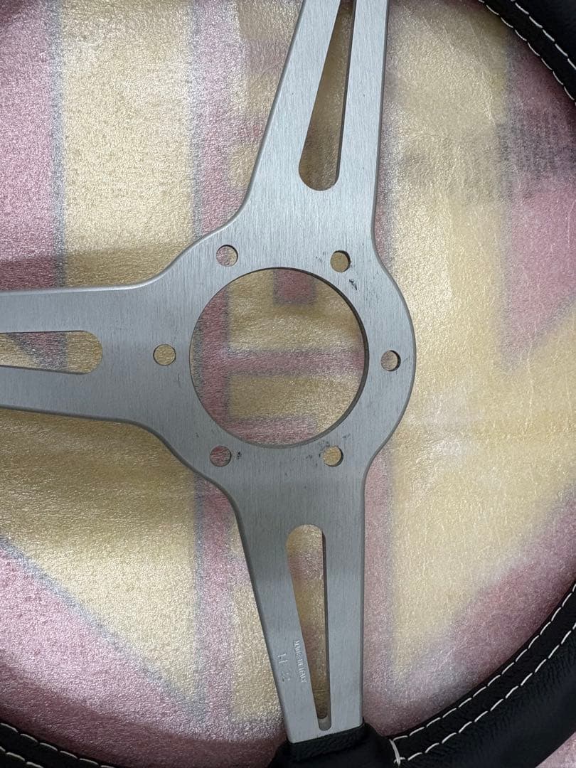 MOMO（モモ）正規品 ステアリング RETRO(レトロ) 36φ(360mm)