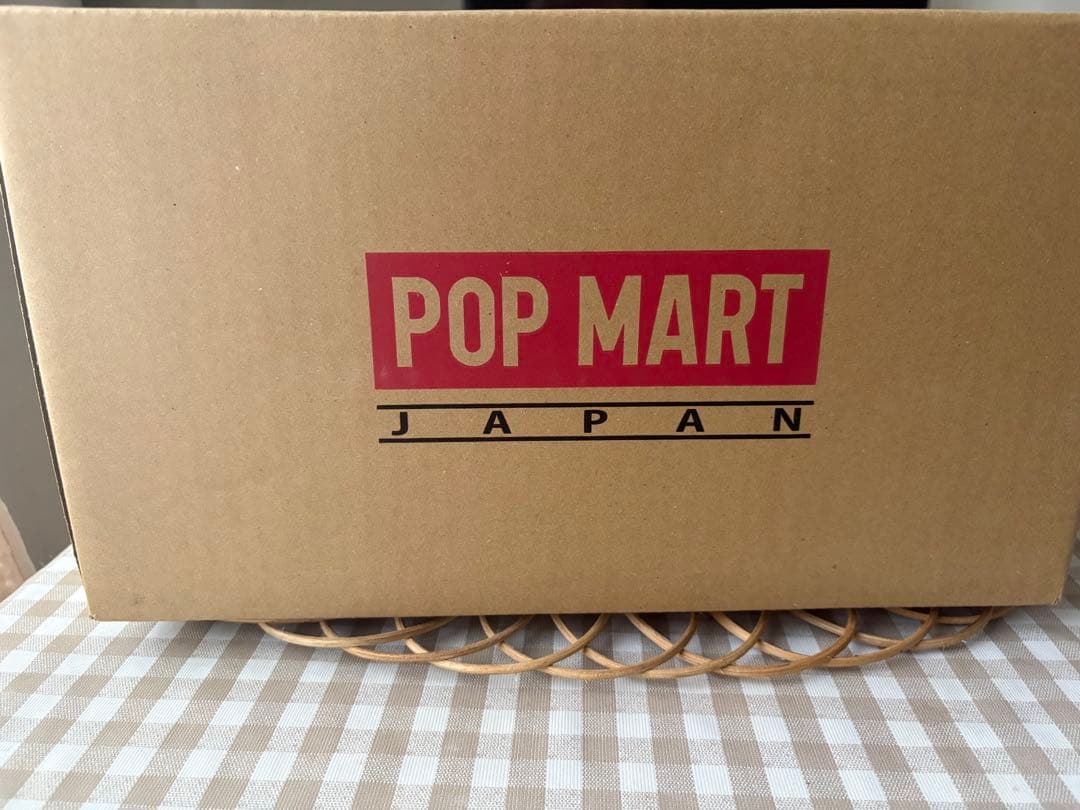 正規品・未開封　Labubu Big into Energy アソート１箱