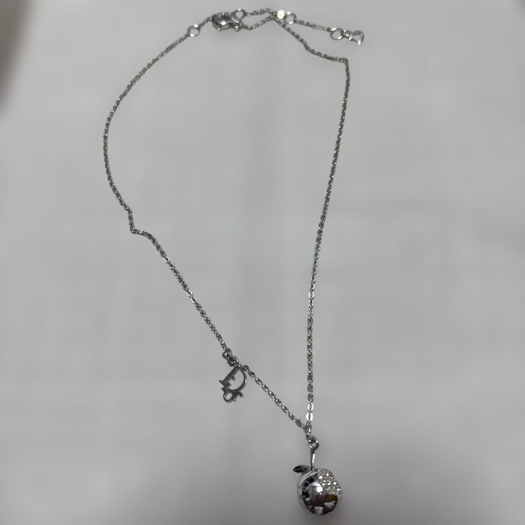 Dior りんごネックレス