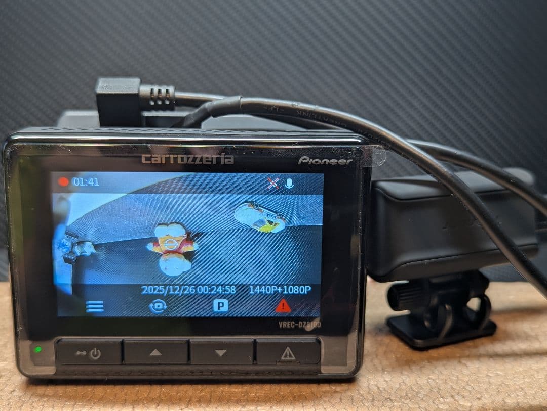 カロッツェリア　VREC-DZ810D　ドラレコ　前後カメラ　高解像度4K録画