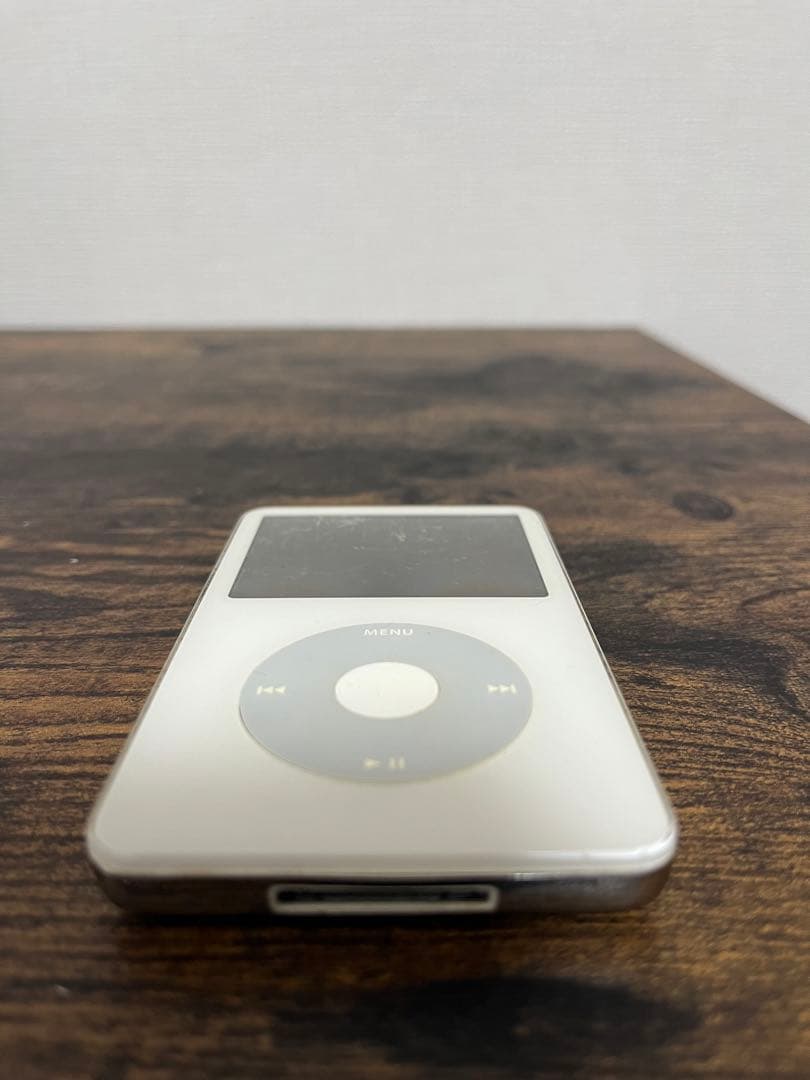 iPod classic 第5世代 30GB ホワイト MA002J
