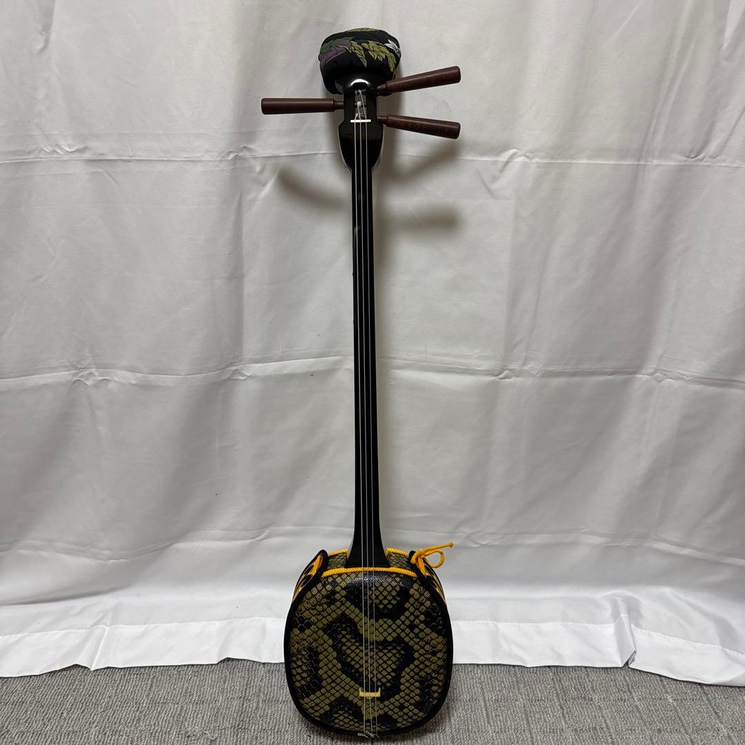 B076 沖縄 三線 蛇三線 人工皮 蛇柄 三味線 和楽器 ケース 付き