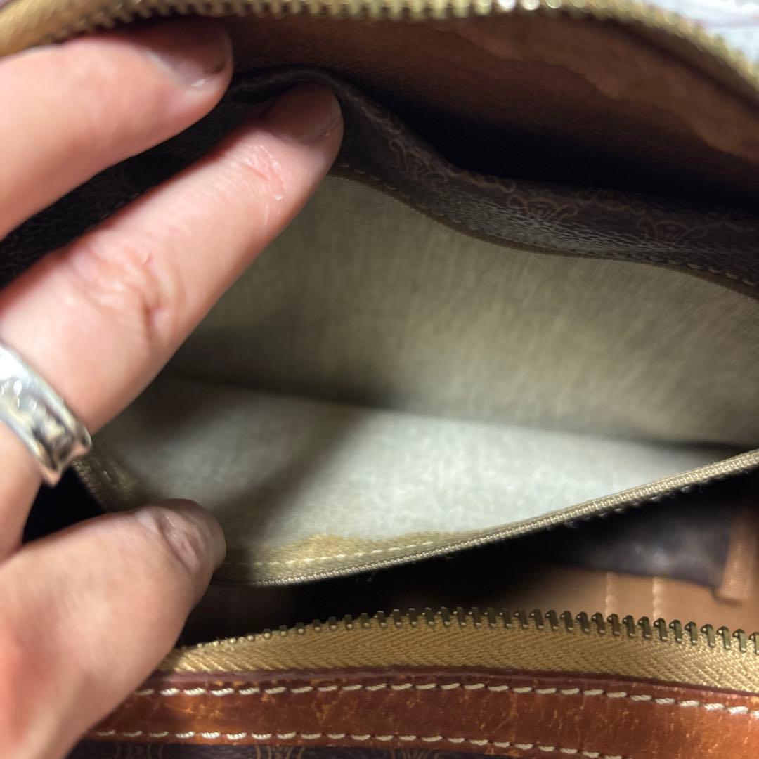 CELINE ブラウンレザードラムバッグ