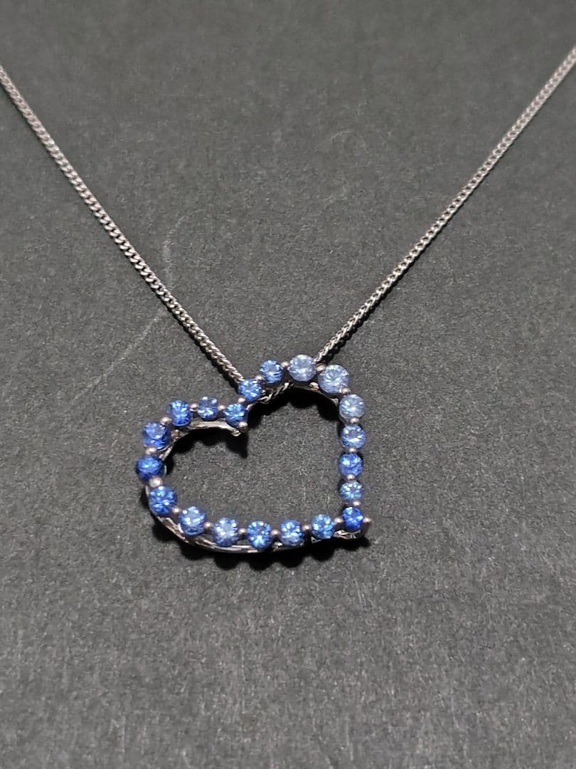 gstv　K18WG サファイアチャーム・ペンダントトップ　付属品なし