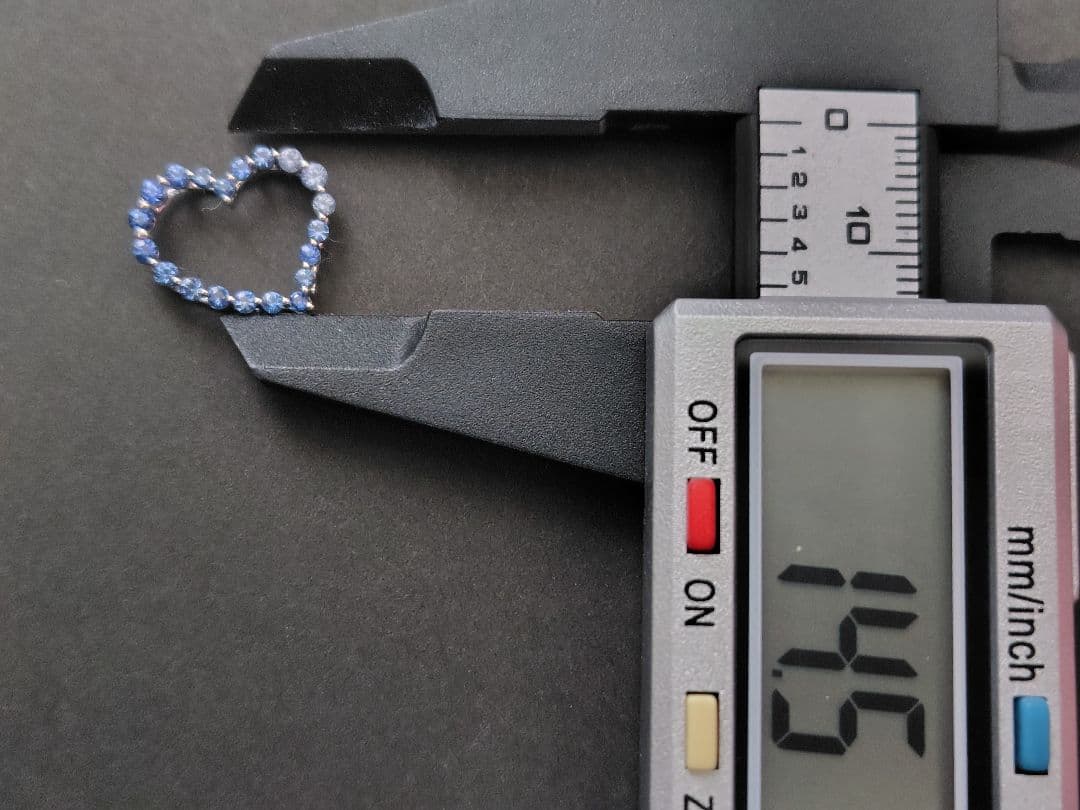 gstv　K18WG サファイアチャーム・ペンダントトップ　付属品なし