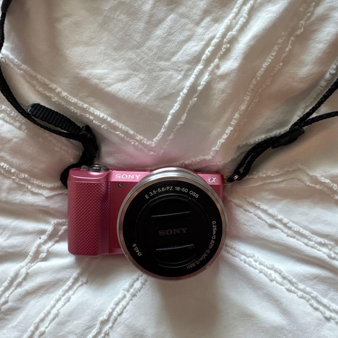 Sony α5000 ピンク 16-50mmレンズ付き