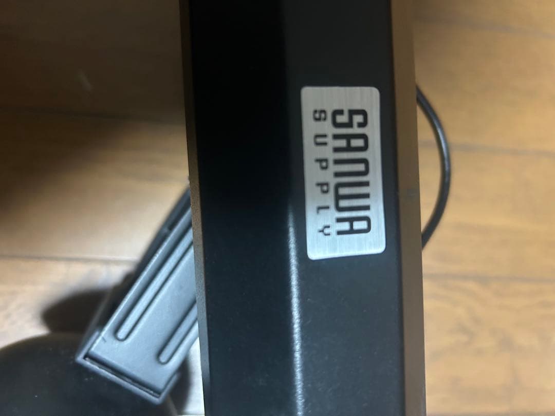 三脚式プロジェクタースクリーン