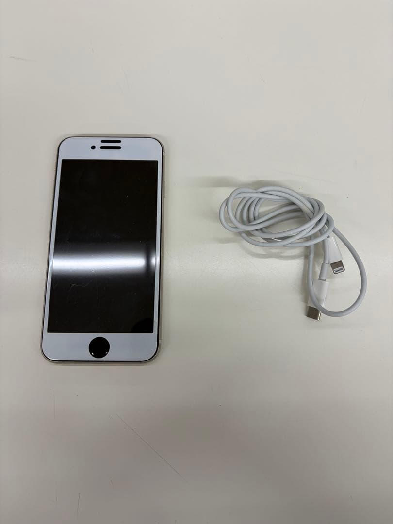 iPhone SE (第3世代) 充電コード付き