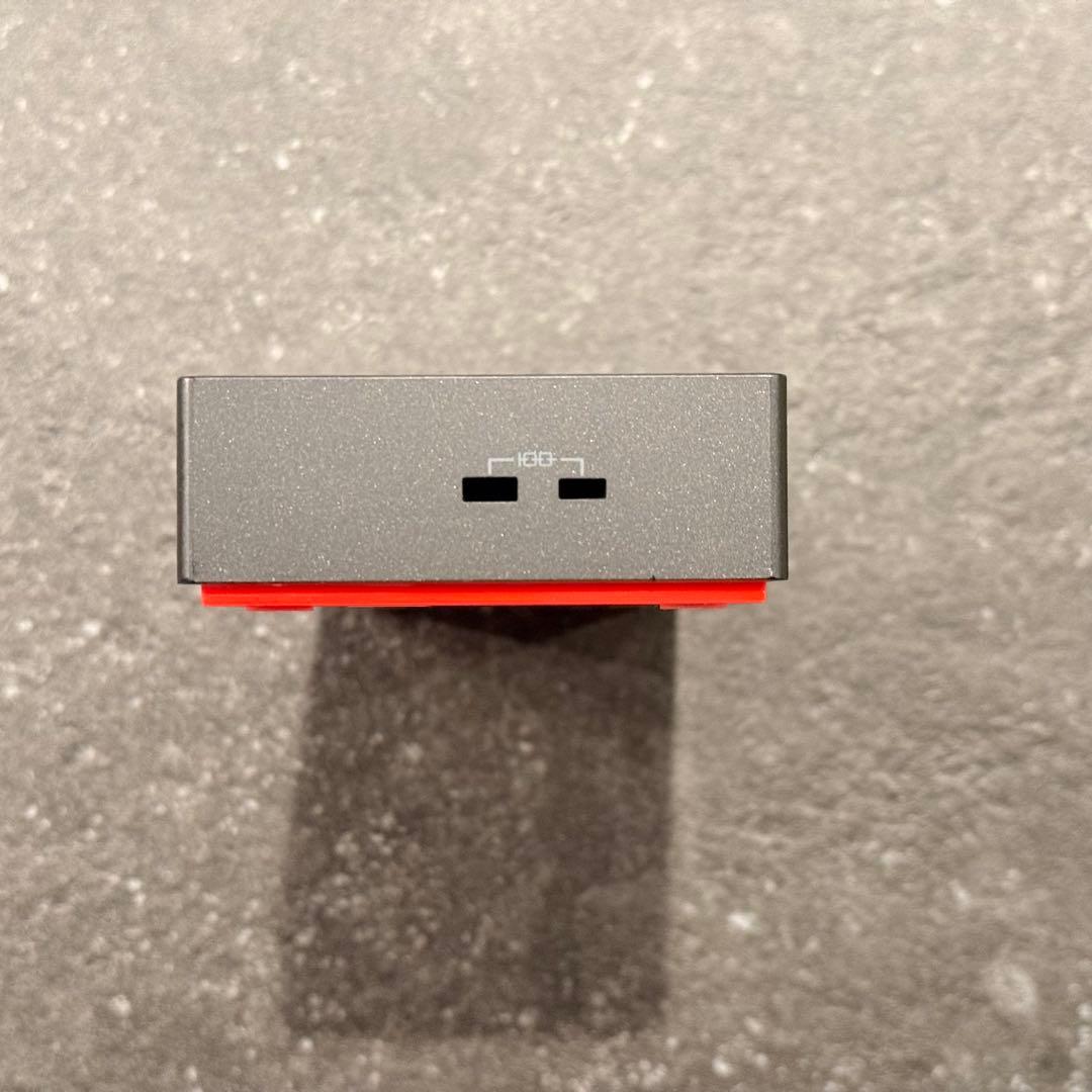 ThinkPad ユニバーサル Thunderbolt 4ドッキングステーション