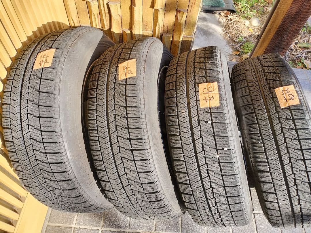 送料無料 美品【14インチ4本】【バリ溝】【165/70R14】ブリザックVRX