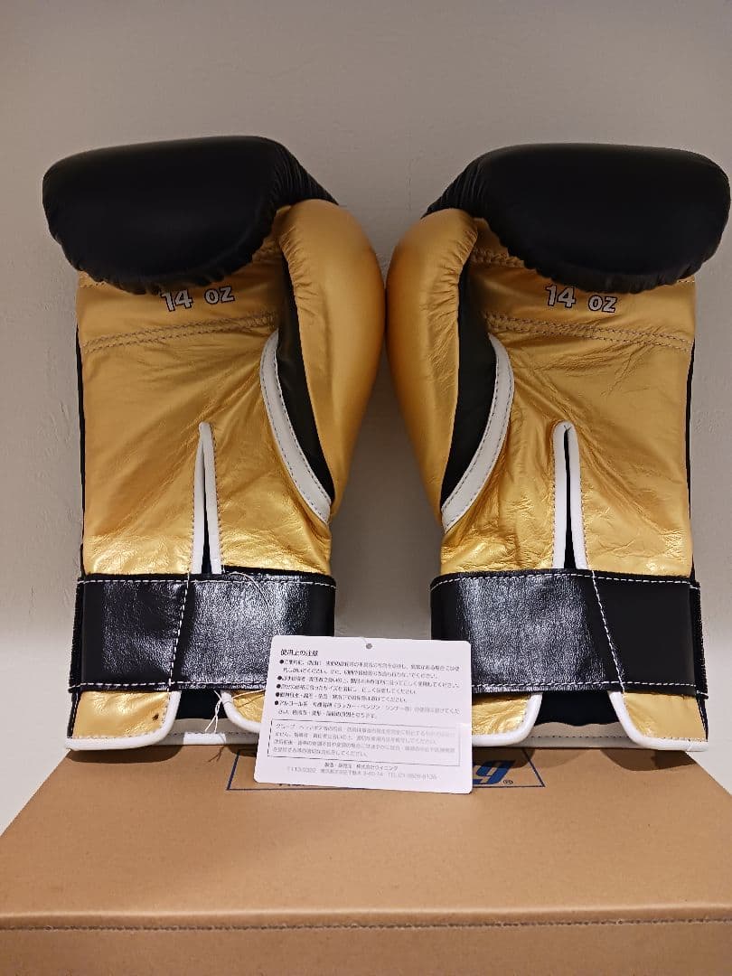 ウイニング　ボクシンググローブ　14oz 　黒　ゴールド 新品