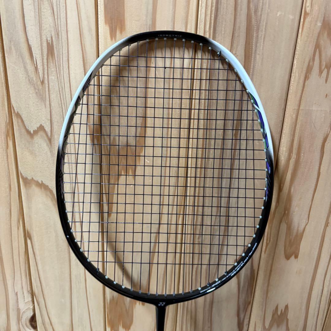 【美品】YONEX ヨネックス NANOFLARE 200 バトミントンラケット