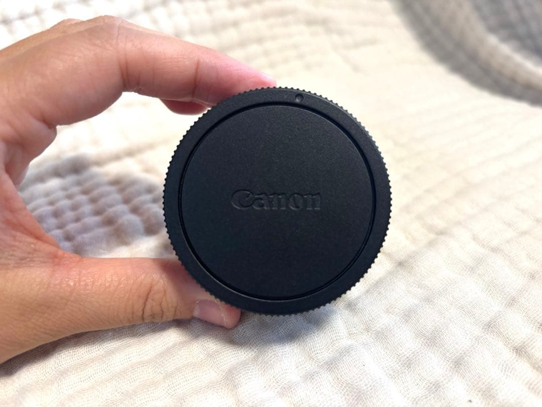 【美品】Canon ミラーレス一眼カメラ EOS M100 ＋単焦点レンズ