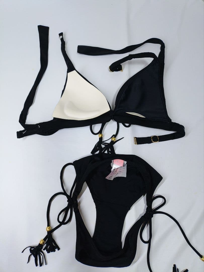 サンアイ Ai ノンワイヤービキニ ブラック Mサイズ 中古 美品 パレオ付き