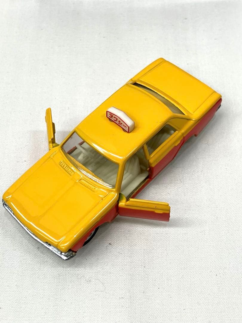 トミカ クラウン タクシー No.28 黒箱