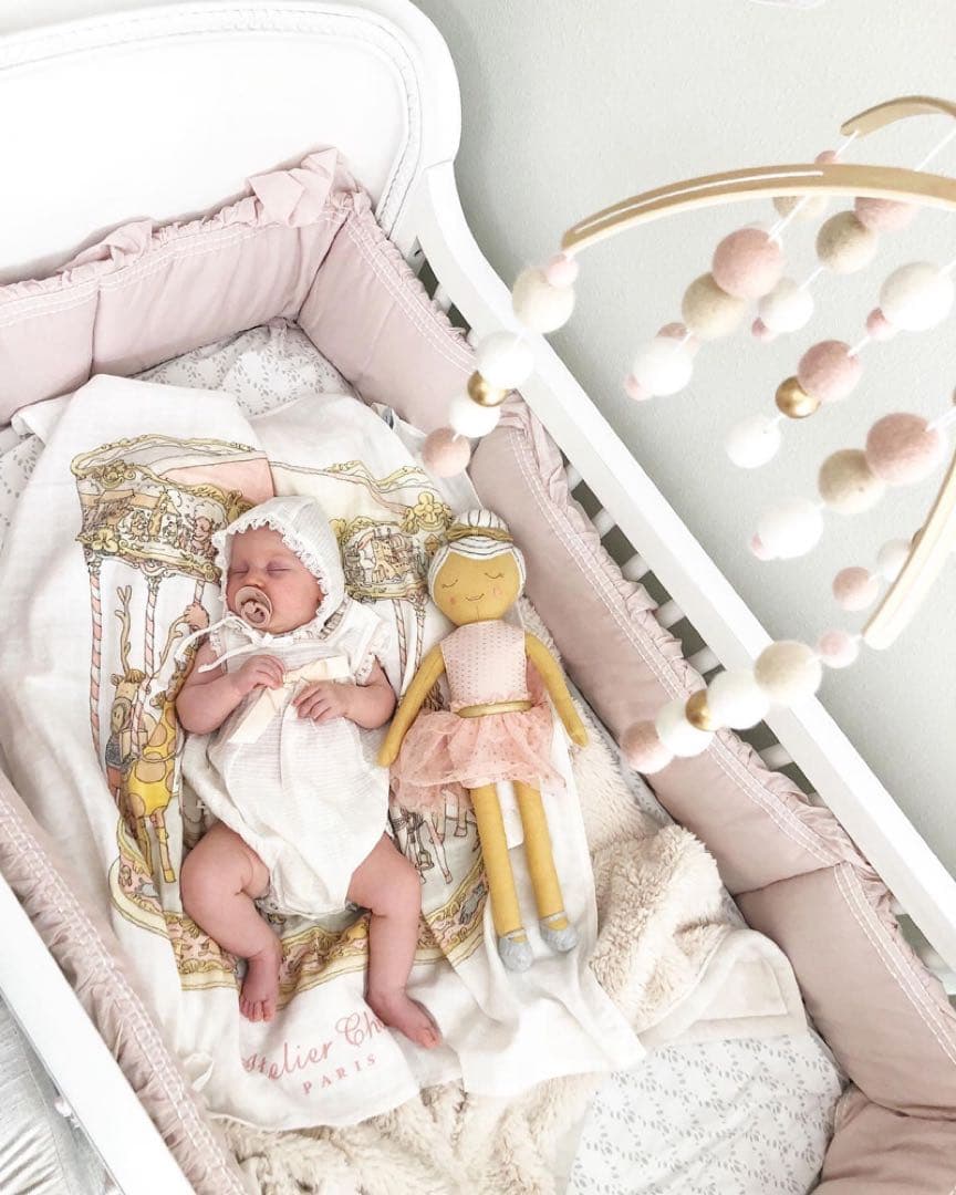 新品未使用　箱付き　アトリエシューのおくるみ