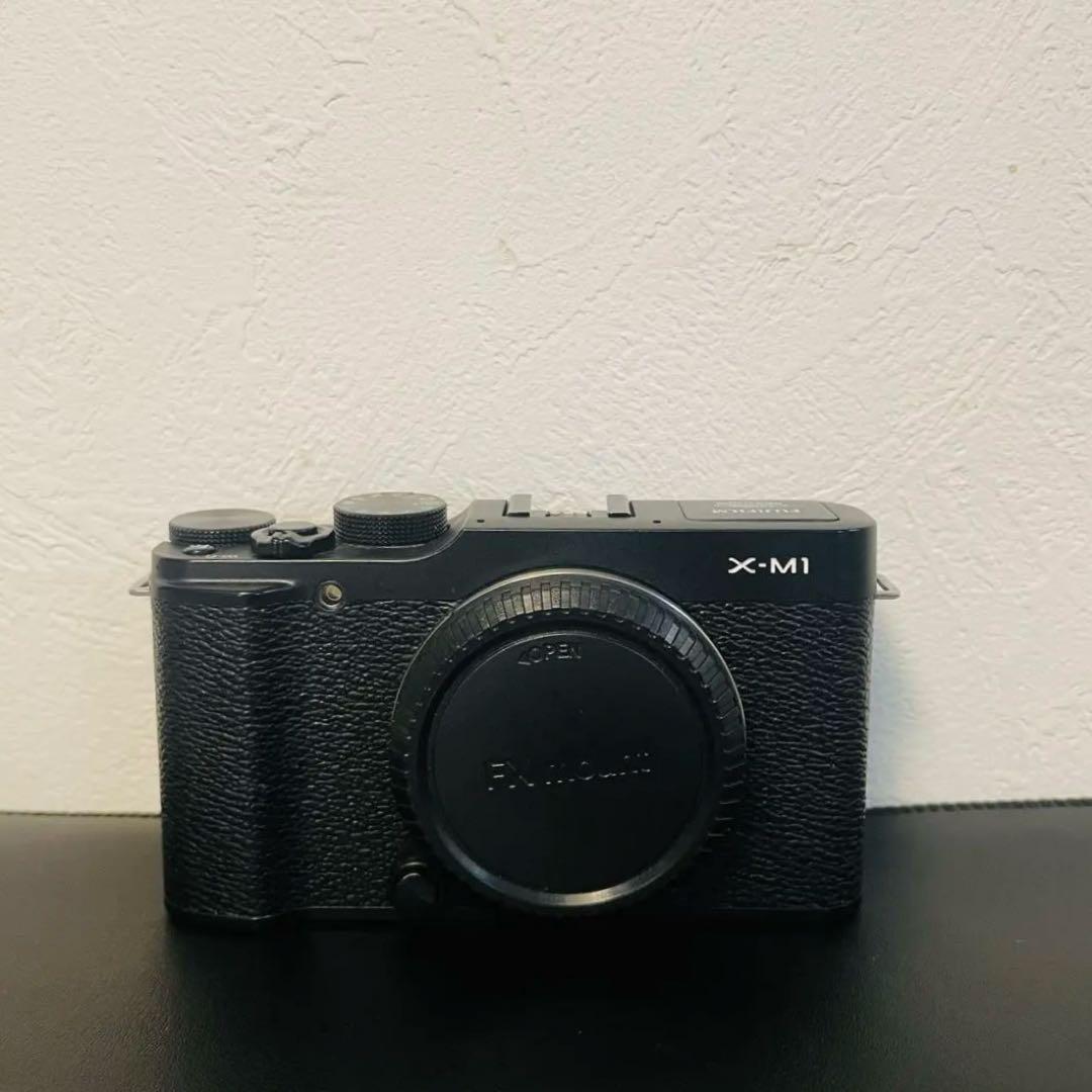 FUJIFILM X-M1 Body Black Set 充電器& ケーブル付き