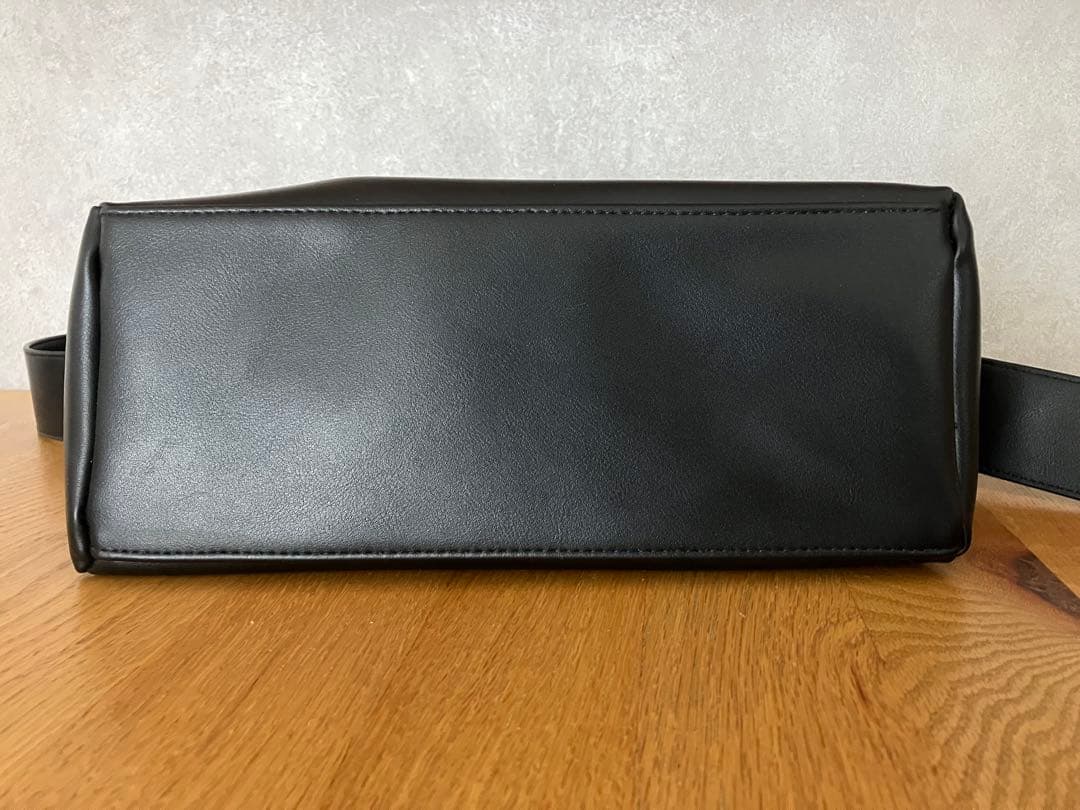 BEAUTY＆YOUTH スクウェア ビックバックルショルダーバッグ