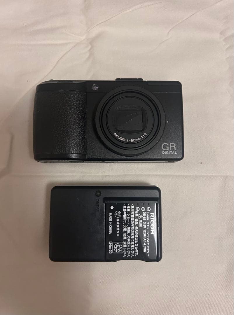 RICOH GR DIGITAL III 本体と付属品